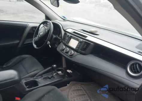 2018 Toyota Rav4 Le z USA, uszkodzony, nr VIN 2T3BFREV6JW725180